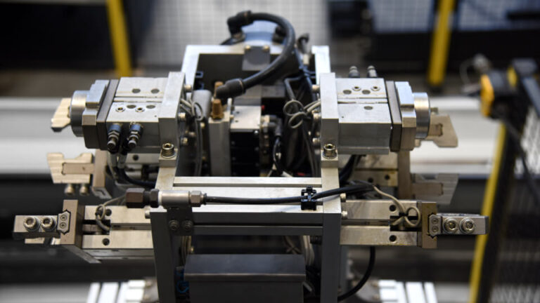 Hot-swap Robotic CNC Machining -SH Auto Parts Manufacturing